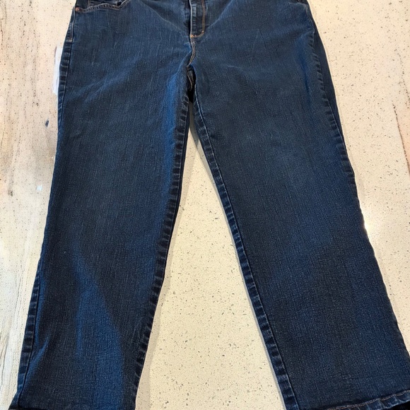 Gloria Vanderbilt  Amanda Jeans - Picture 4 of 4
